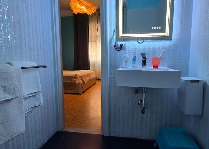 Happy House Apartment *